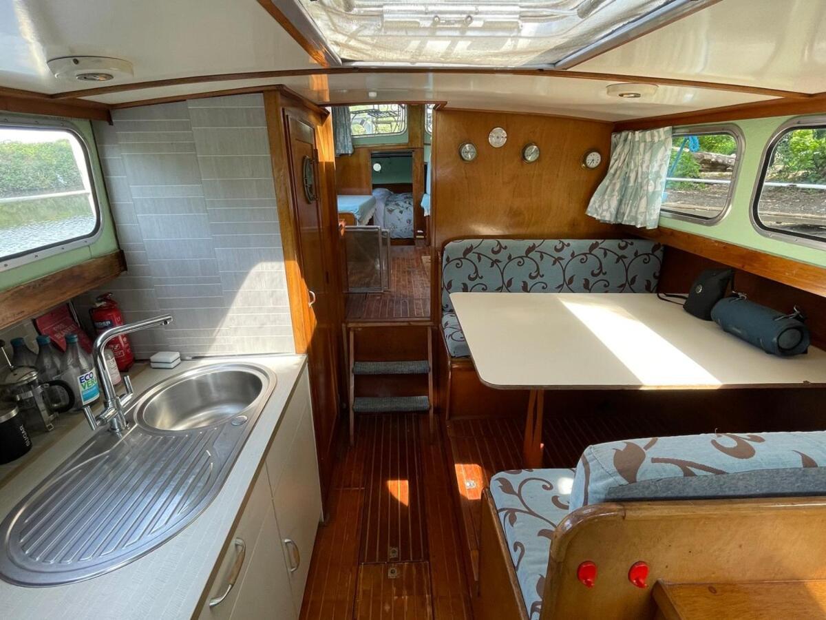 Holiday home Dutch Cruiser Ship On A Tranquil Secluded River *