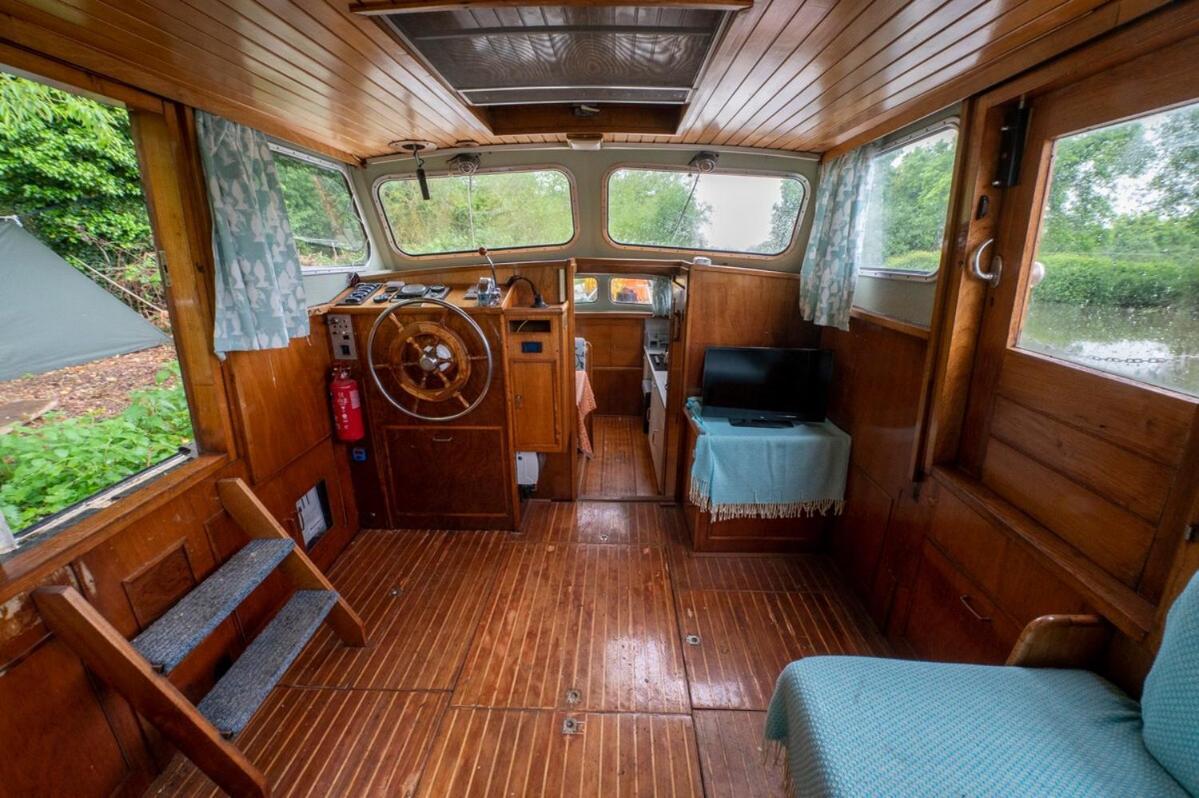 Dutch Cruiser Ship On A Tranquil Secluded River Holiday home *