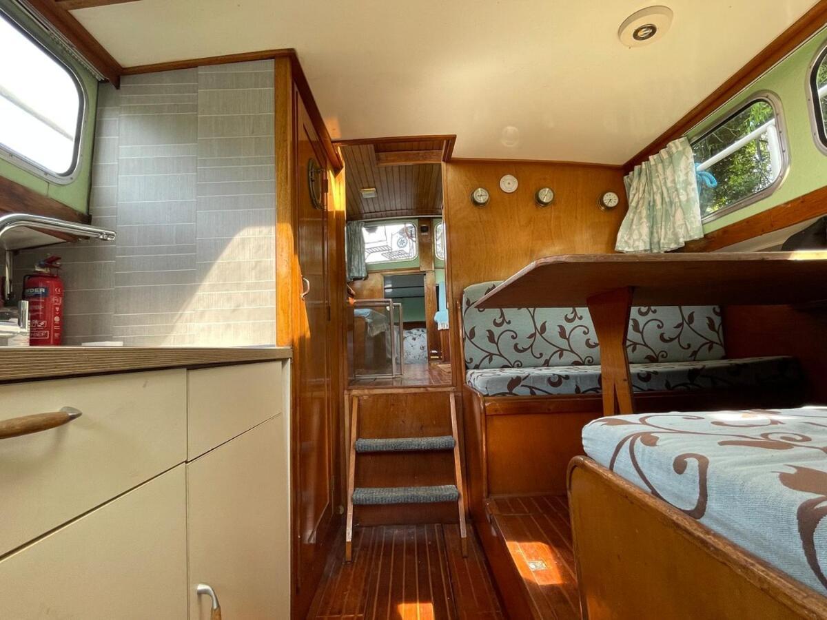 Holiday home Dutch Cruiser Ship On A Tranquil Secluded River
